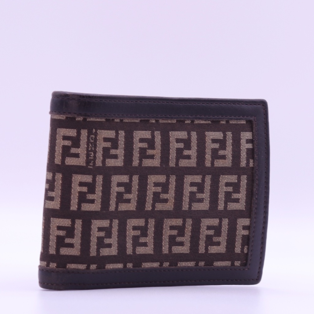 FENDI - Zucca Canvas Bifold Wallet R1.023